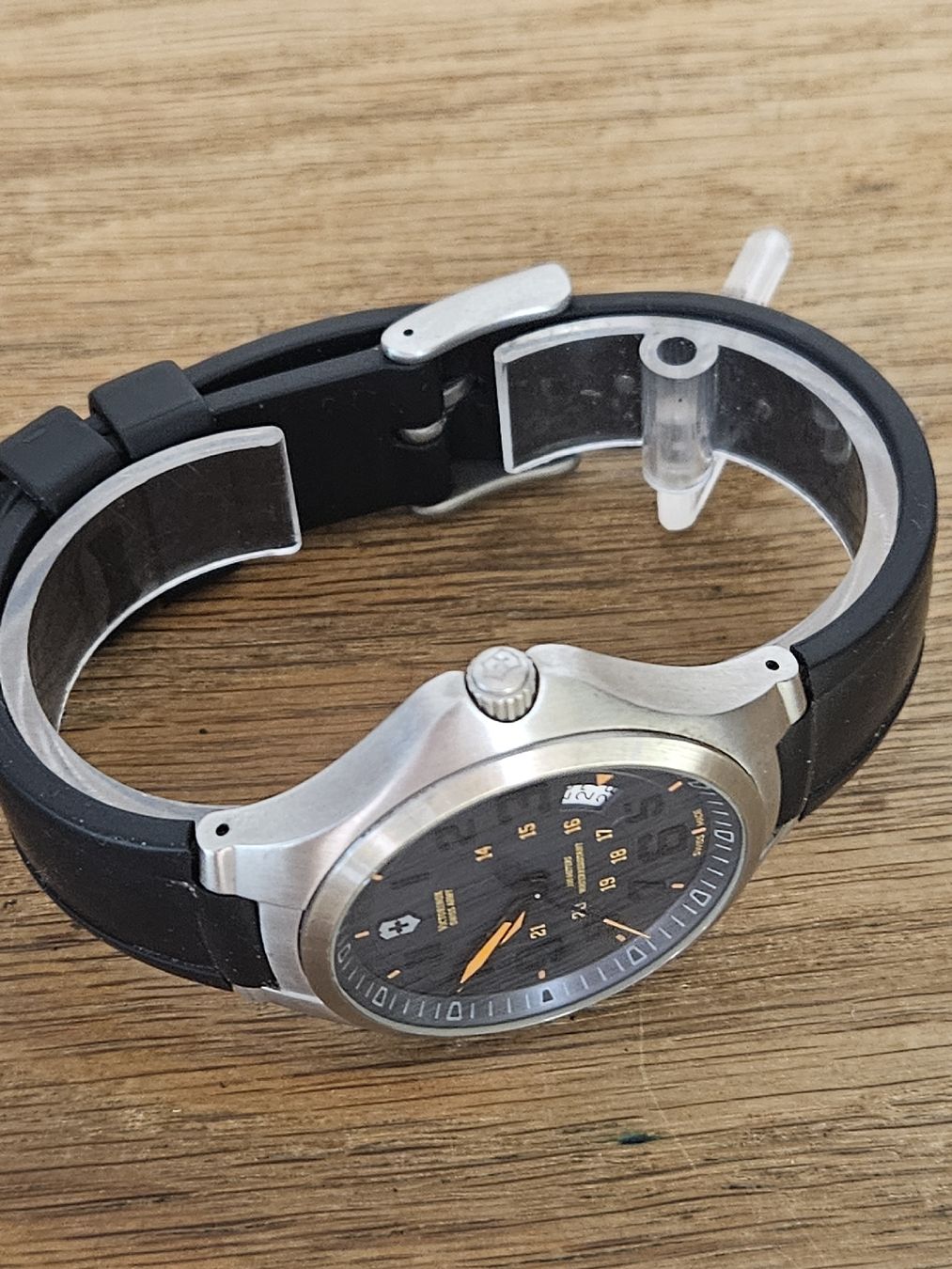 Victorinox Orologi: Victorinox Herrenuhr 40mm – Usato da Flamatt venduto da pie_f9zm 5