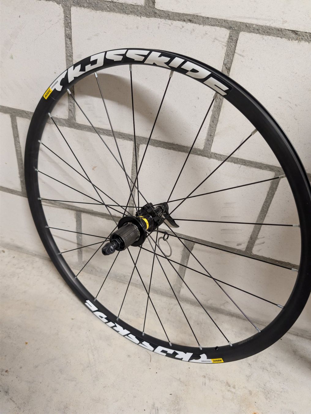 Mavic Pneumatici & Ruote complete: Mavic Hinterrad Neu – Usato da orpund venduto da kevinlars