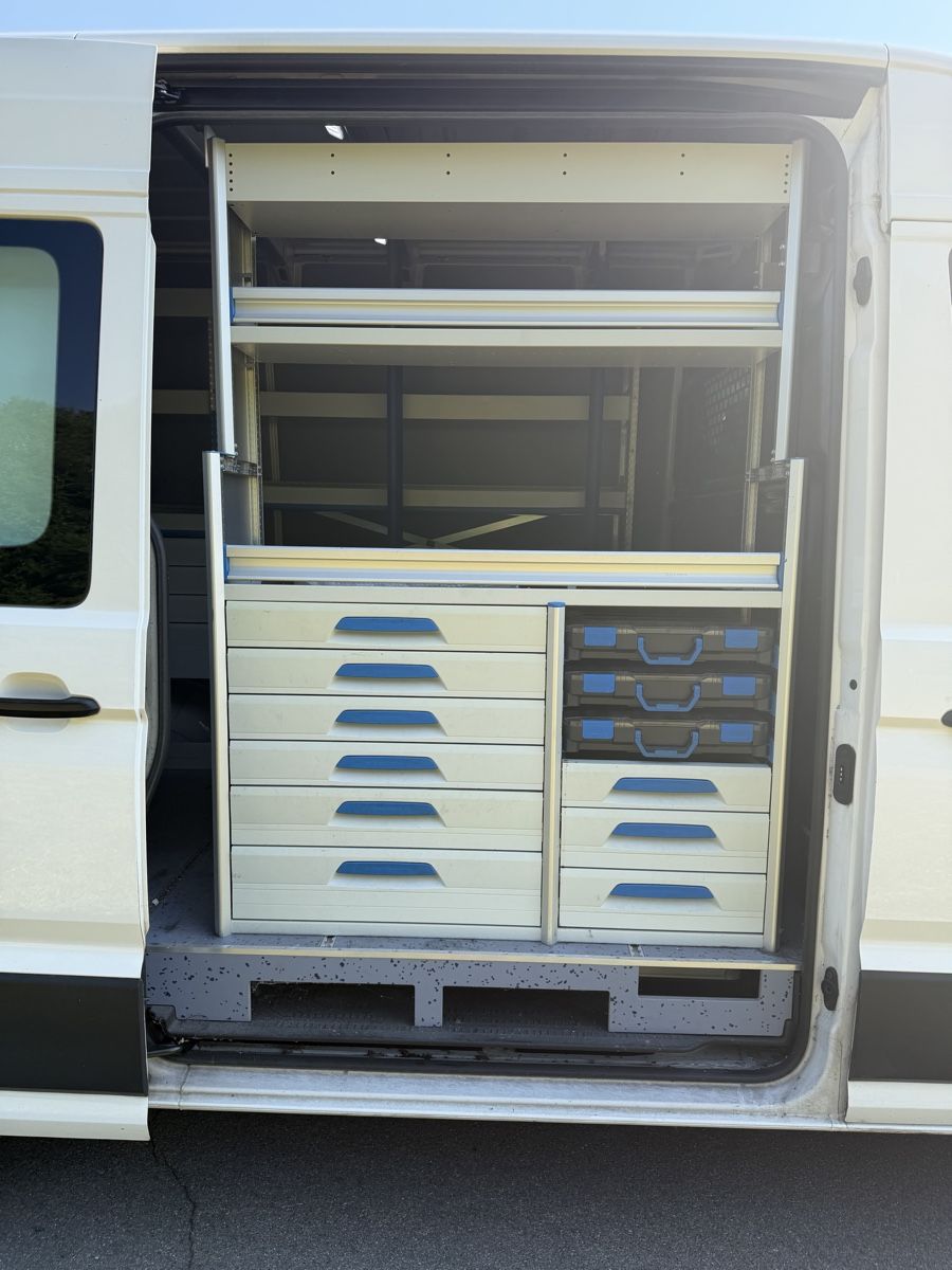 VW Veicoli commerciali: VW Crafter Kasten weiss mit Sortimo Ausbau – Usato da Amriswil venduto da BurOez 5