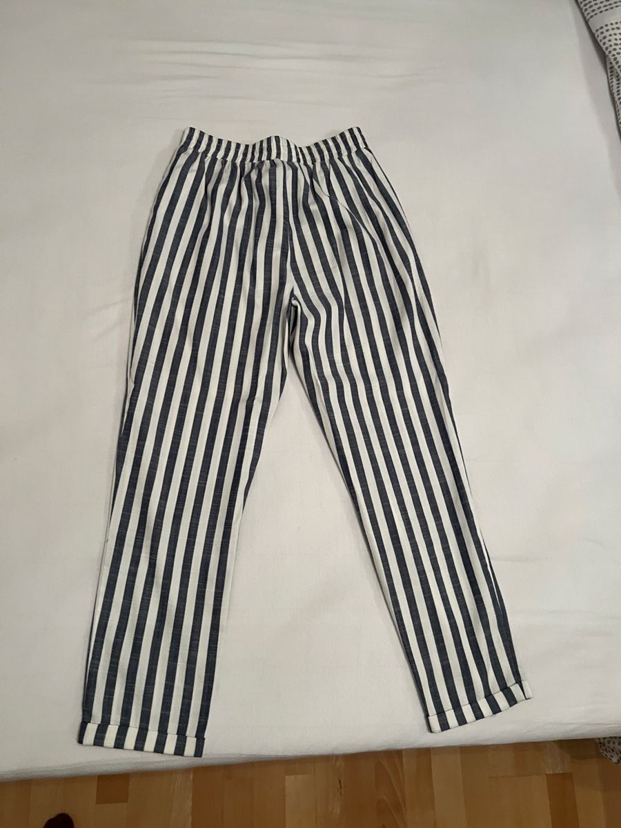 Stradivarius Pantaloni: Stradivarius Stoffhose gestreift - S – Usato da Rothrist venduto da FL_17 1