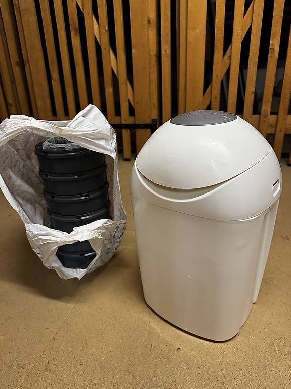 Poubelles: Windel Eimer  – D'occasion à Zürich par kas_8ts6