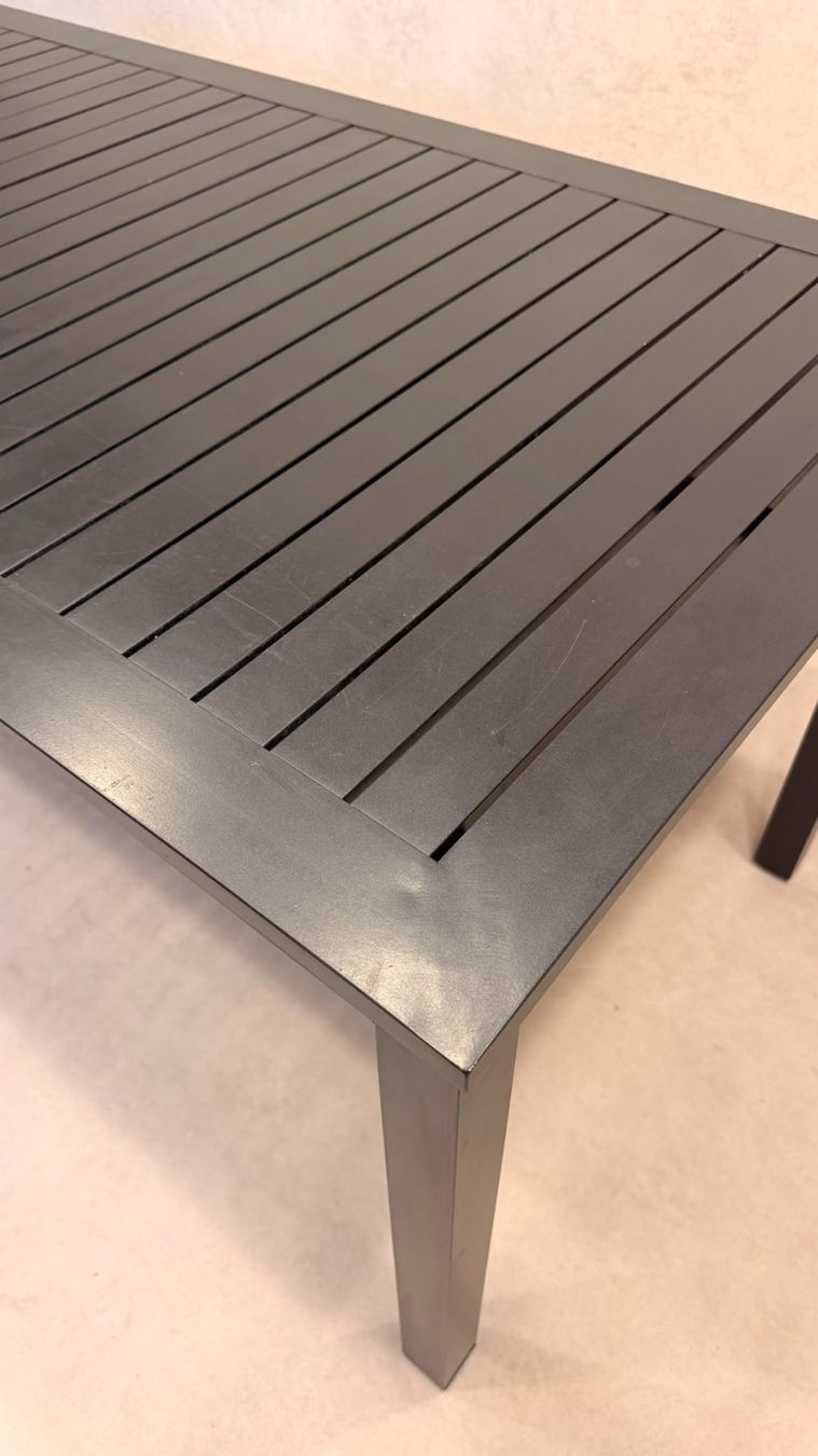 Tavoli: Moderner Aluminium Gartentisch Anthrazit Lattenoptik – Usato da Rickenbach ZH venduto da Der-Insider 9