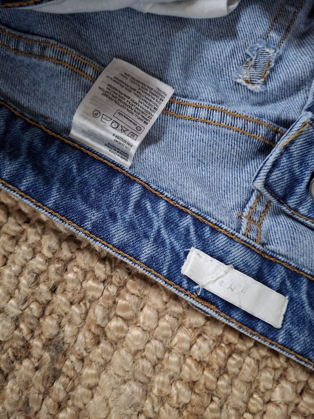H&M Jeans: Jeans H&M T40 – Usato da Lausanne venduto da Cognitia 1