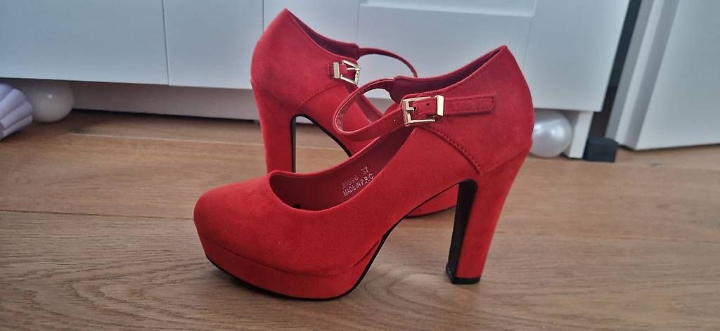 Scarpe da donna: Highheels Gr. 37 rot – Usato da Plons venduto da fra_8cp5