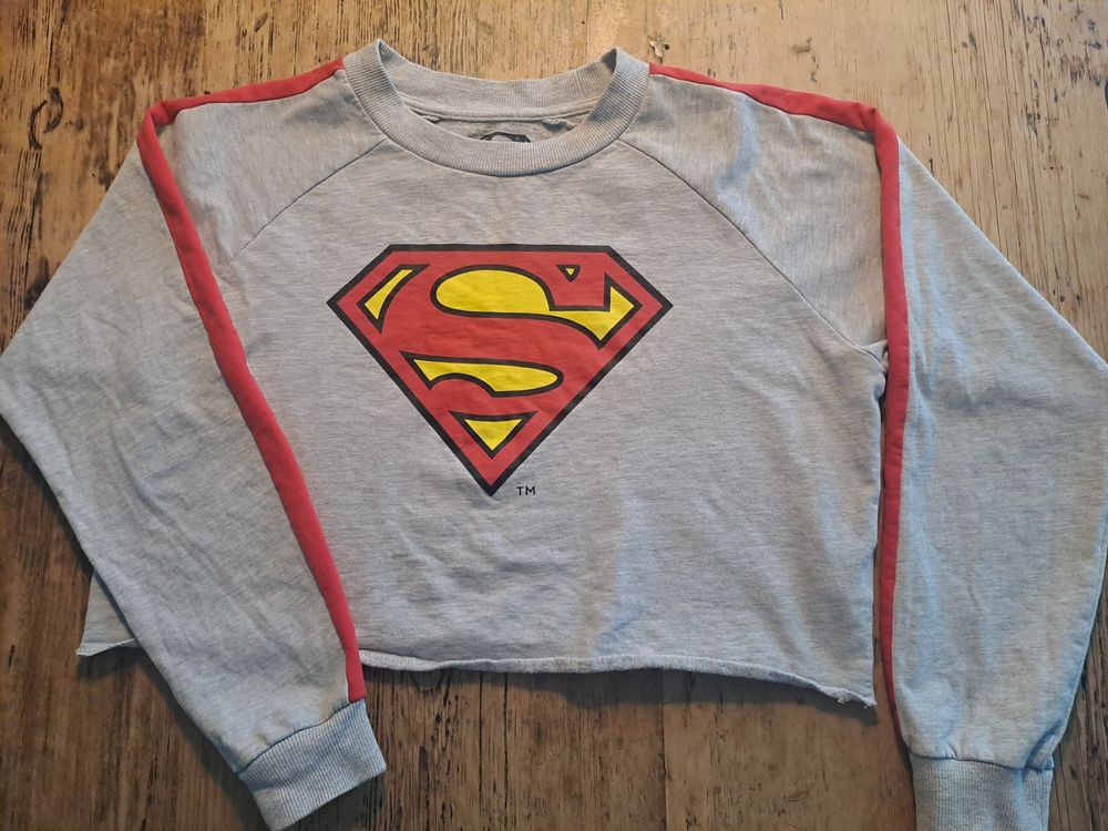 Maglioni & Felpe: Superman cropped Sweatshirt: Grösse XS (S/M), Top Zustand! – Usato da Effretikon venduto da mjumju