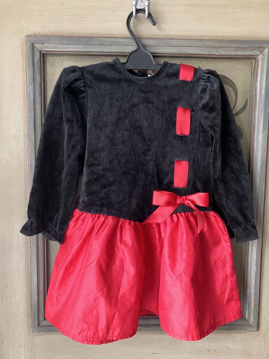Vestiti & Gonne: Vintage Kinderkleid – Usato da Neftenbach venduto da Moonlight18