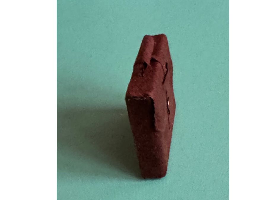 Puppenhäuser & -möbel: Aktentasche Wildleder Puppenhaus – Neu und originalverpackt aus Grabs von Puppestuebli 2