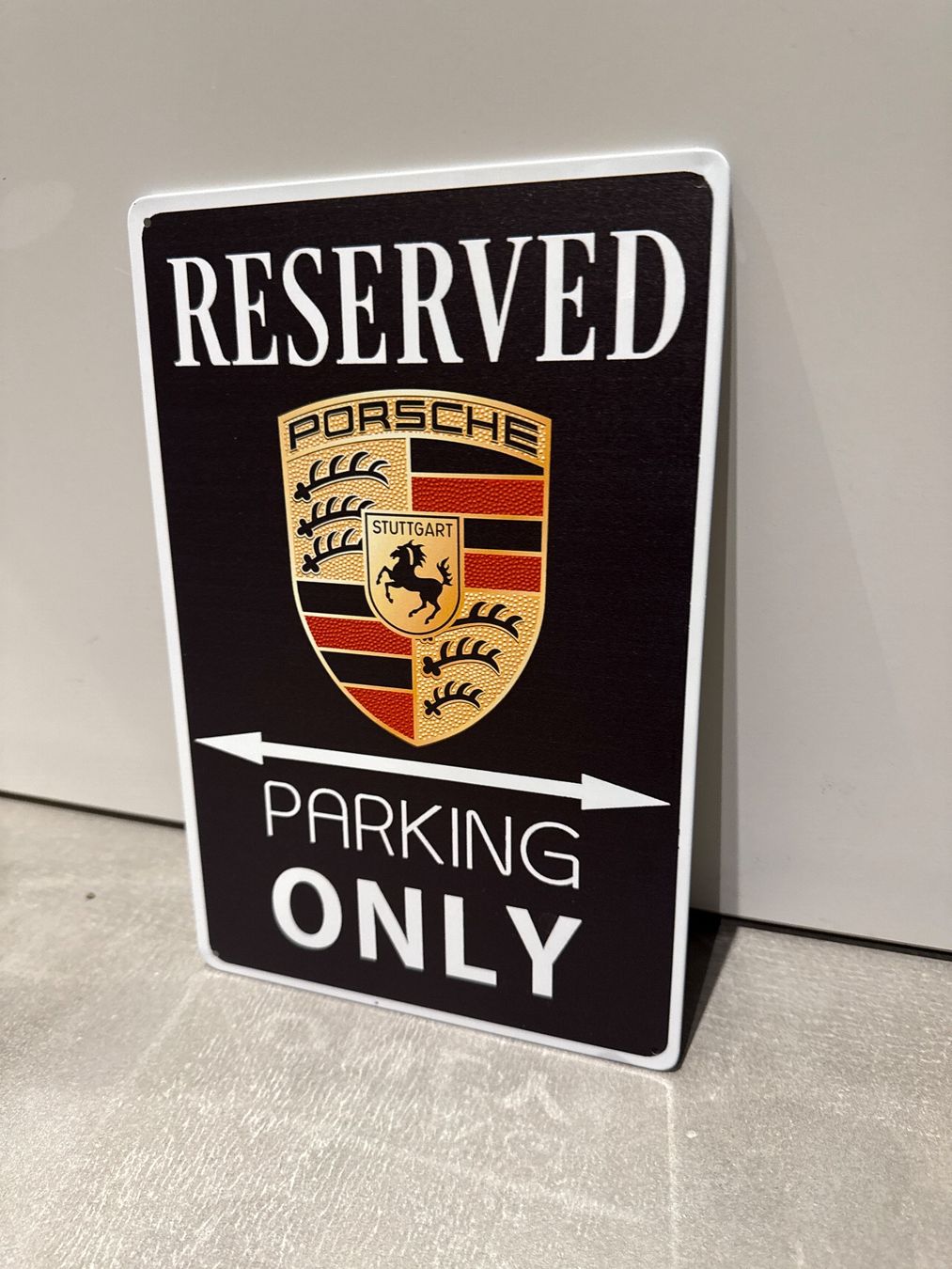 Porsche Insegne: PORSCHE Parking ONLY Schild Blech TOP ANGEBOT % NEU – Nuovo e nell'imballaggio originale da Seon venduto da Aaargauer01 7
