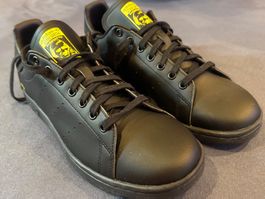 *** ADIDAS ORIGINALS STAN SMITH BLACK SEMI SOLAR YELLOW ***