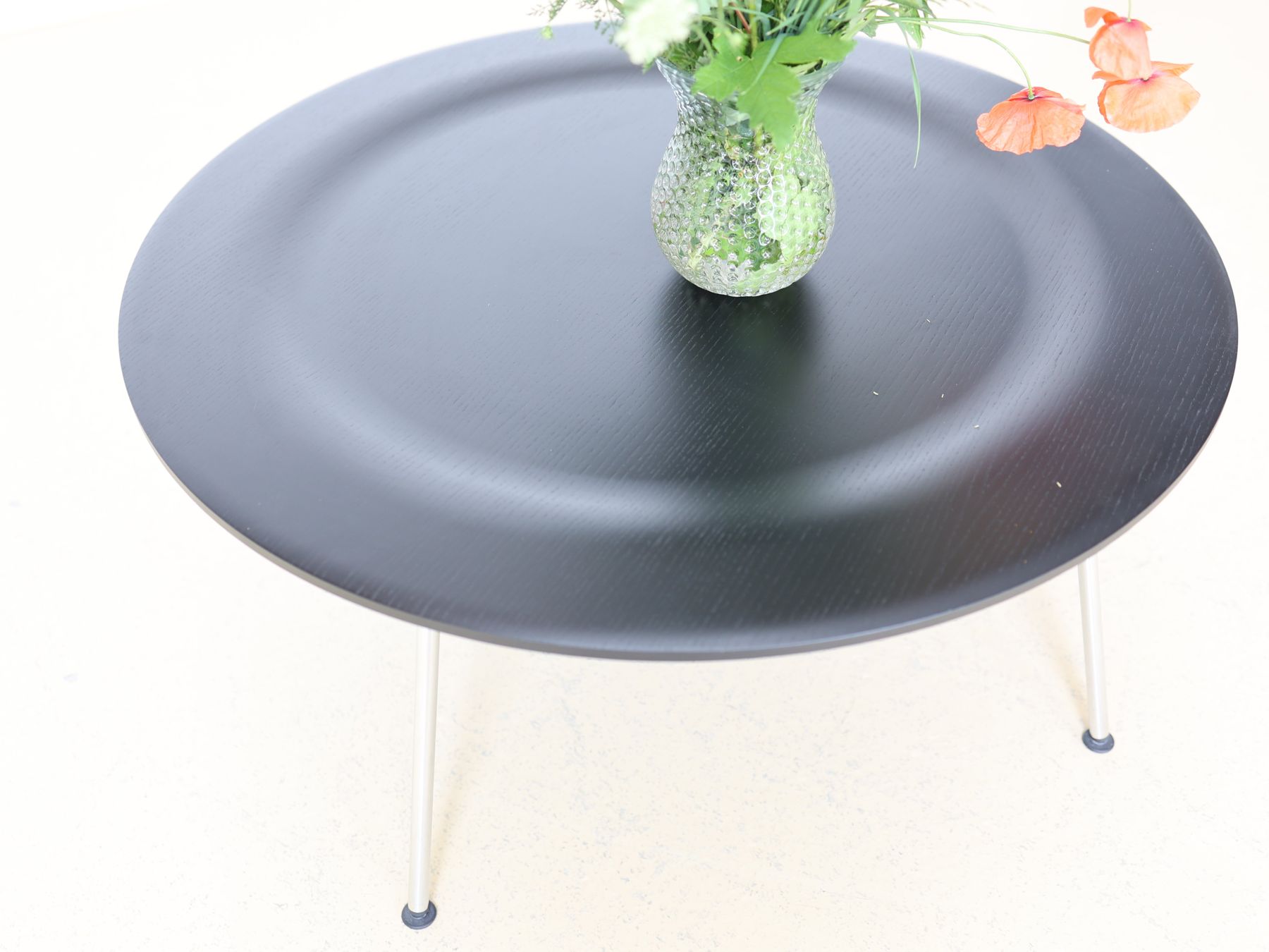Vitra Tables: Vitra Eames CTM Coffee Table Metall Couchtisch | Schwarz – D'occasion à Meinisberg par atelier_TILIJA 7