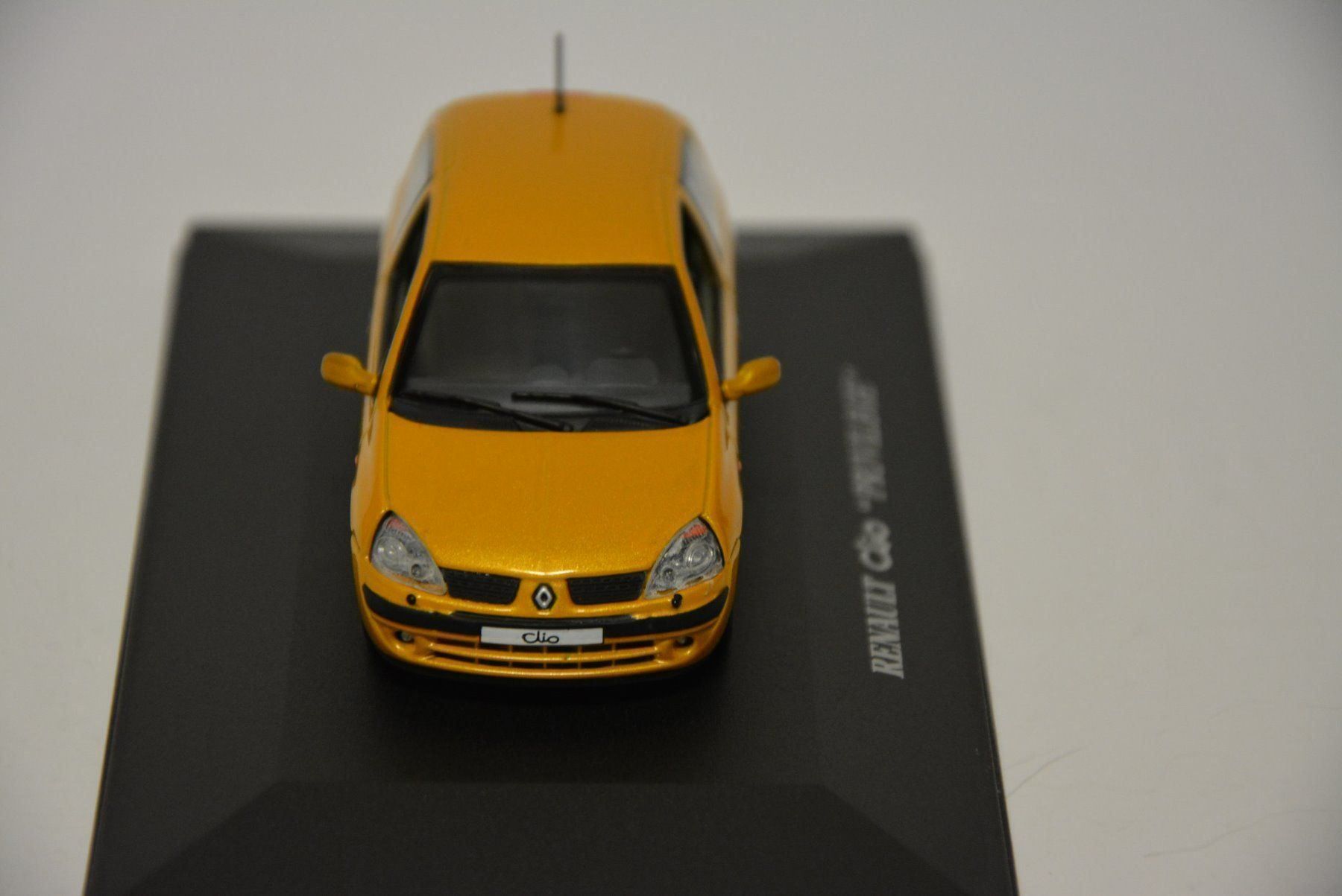 Renault Modellini d'auto: Renault Clio "Privilege" , UH , 1:43 – Nuovo e nell'imballaggio originale da Goldach venduto da Feivel9 3