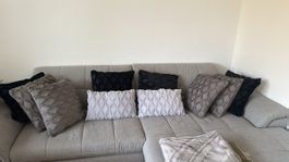 Couch mit Ausziehfunktion und Couchkasten