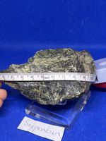 Serpentin Mineral 154g dunkelgrün ca. 10cm lang natur