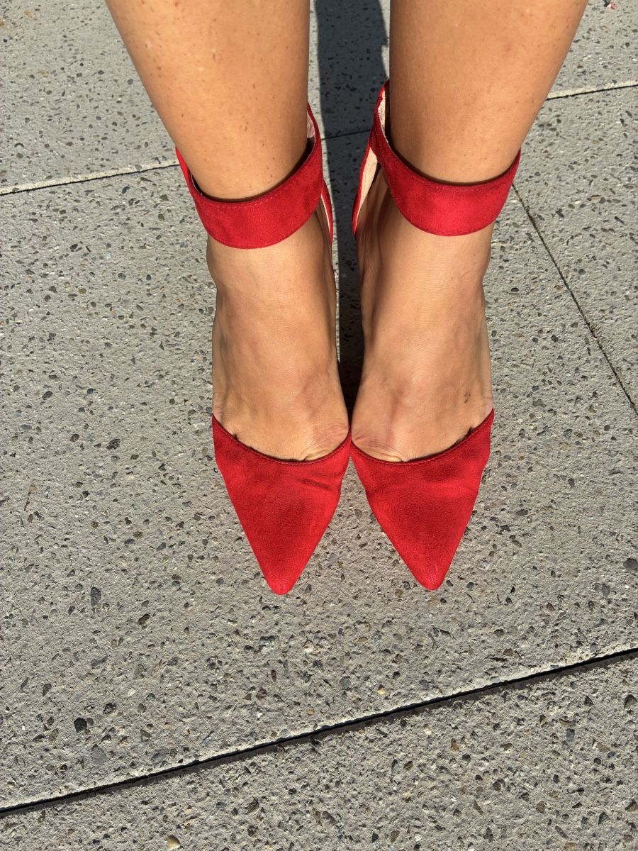Damenschuhe: Red Suede Ankle Strap Heels Size 40 Used – Gebraucht aus Zuoz von noe_g2f5