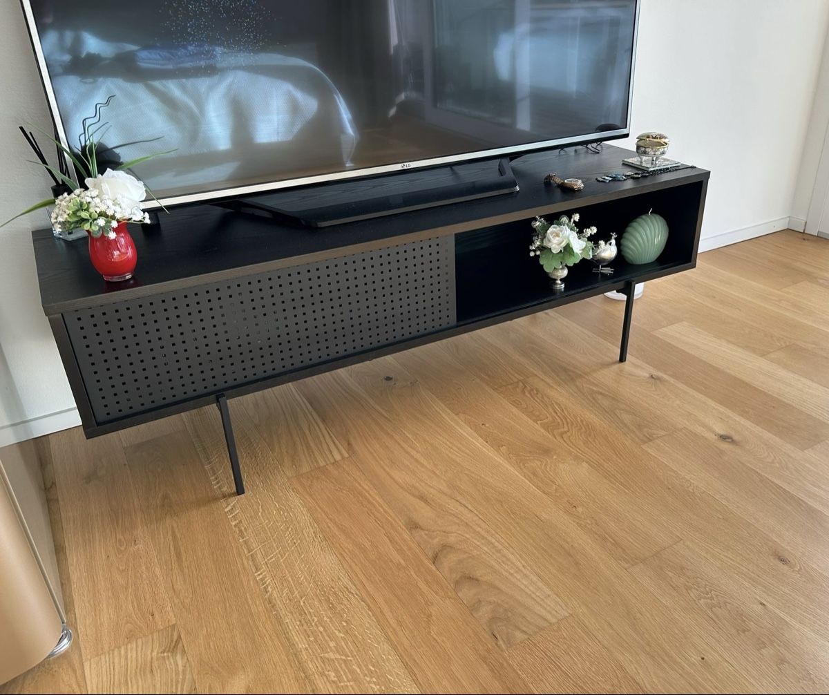 TV Möbel: TV stand like new – Neu (gemäss Beschreibung) aus Oberwil BL von pau_5h5d