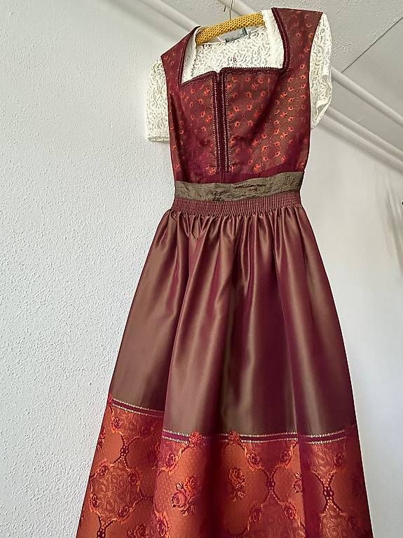 Vestiti: Dirndl Gr. 44 top Qualität – Usato da Herisau venduto da knustine