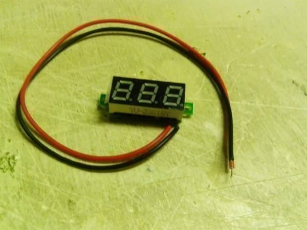 Componenti elettronici: Mini-Voltmeter gelb, 4-30 V DC – Nuovo (secondo la descrizione) da Luzern venduto da Salefactory 2