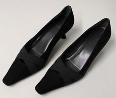 Pumps von *STUART WEITZMANN* (BE)