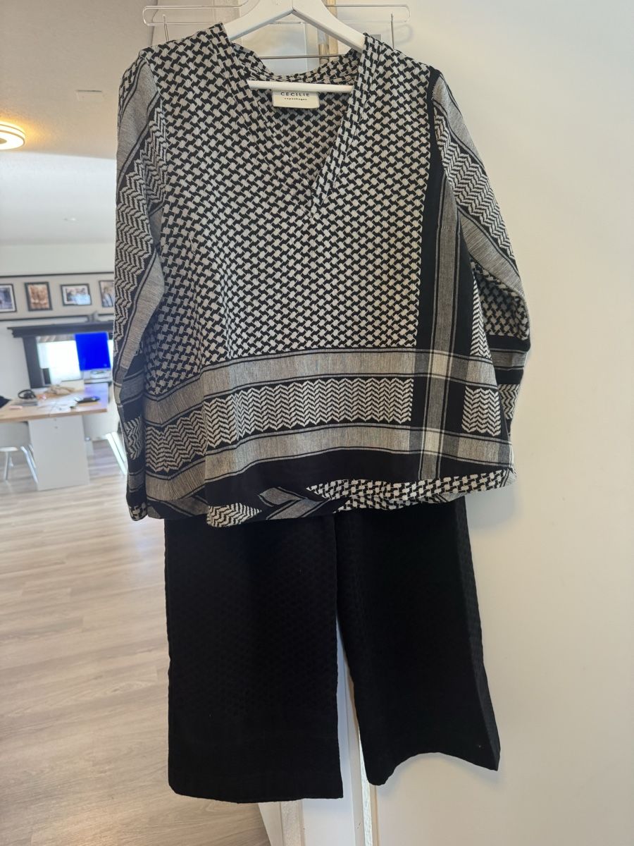 Lotti di vestiti: Cecilie Copenhagen Set – Usato da zürich venduto da dalia06