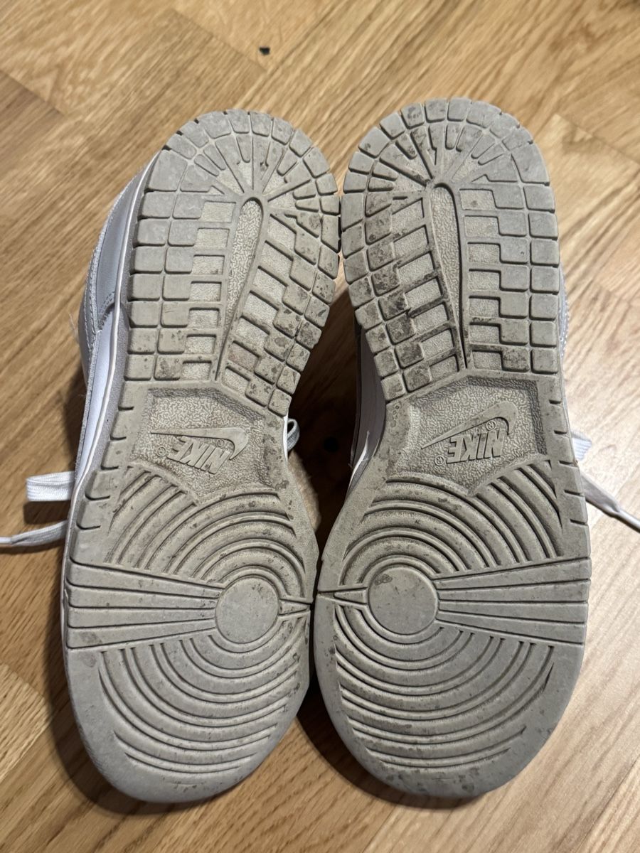 Nike Chaussures femmes: Nike Dunks, Grösse 37.5 – D'occasion à Kleinandelfingen par les_gb7w 3