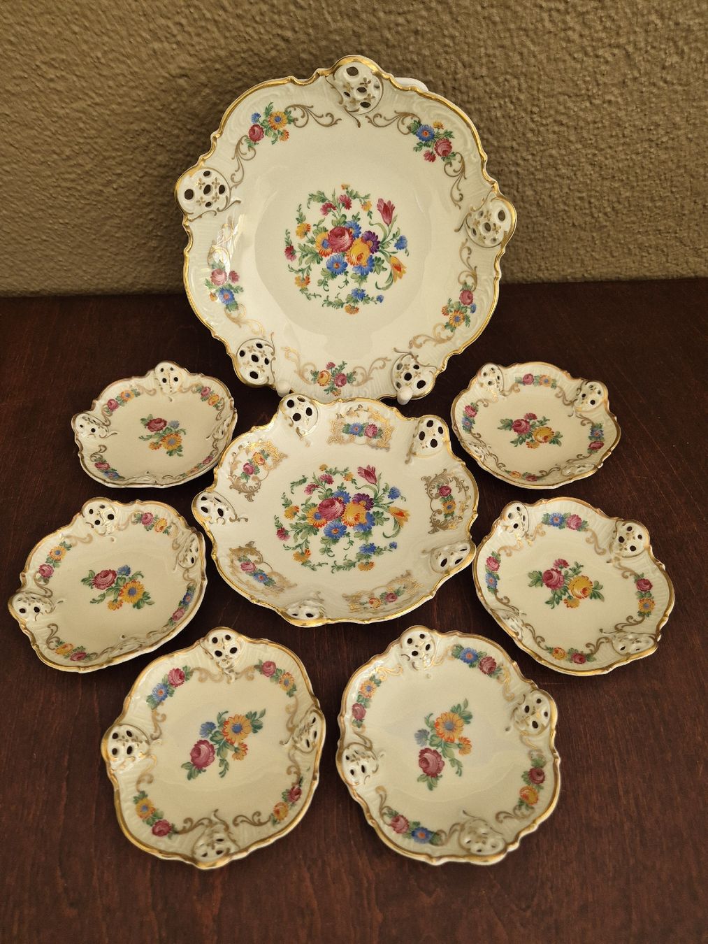 Rosenthal Set di piatti: Rosenthal Teller Set komplett, Dekor mit Blumenmuster – Nuovo (secondo la descrizione) da Eschlikon TG venduto da zuzanka80