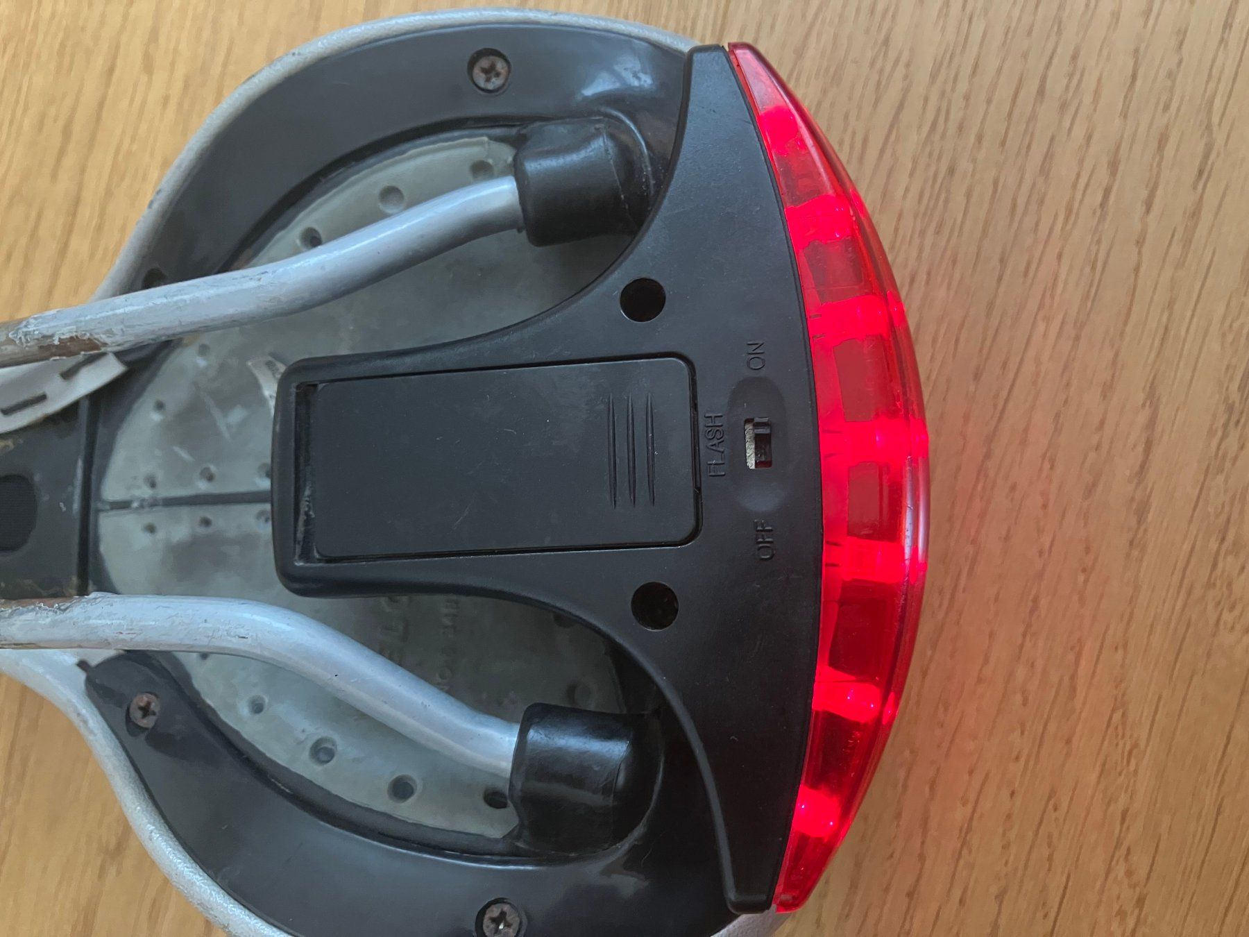 Pezzi di ricambio: Schwinn Sattel mit LED Beleuchtung – Usato da Obermumpf venduto da Estrela67 5
