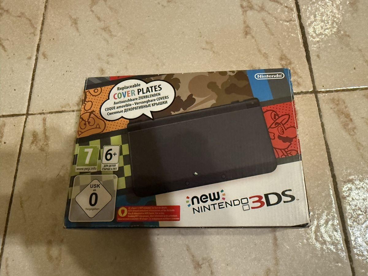 Nintendo Console: New Nintendo 3DS Console - Black Edition – Nuovo (secondo la descrizione) da Coldrerio venduto da Crivelli