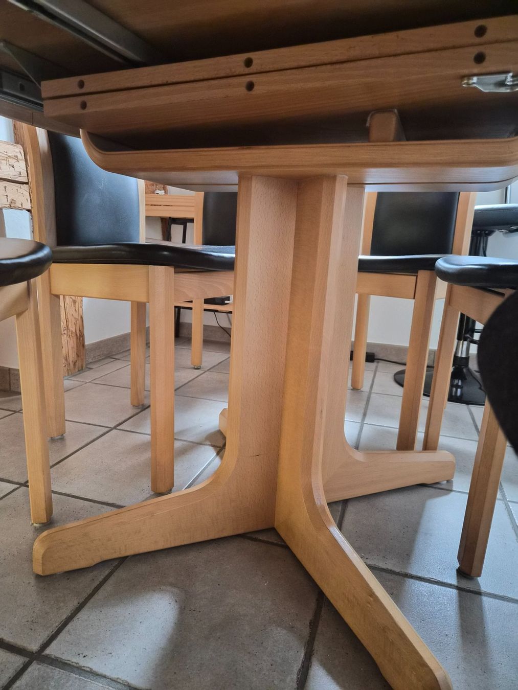 Tables: Esszimmertisch mit 6 Stühlen, Eiche hell, Top Zustand! – D'occasion à Mellingen par ReLoveit 4