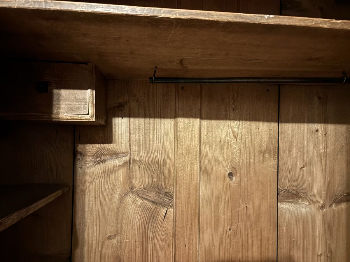 Armadi: Antiker Bauernschrank 1838 bemalt mit Blumenmuster – Usato da Zürich venduto da Limebach 7