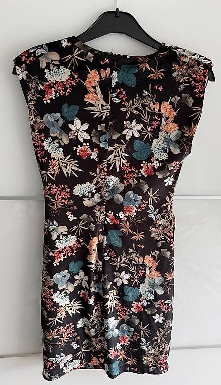 Vestiti: Reserved Kleid mit Blumenmuster, Grösse S – Usato da Ehrendingen venduto da ErikaKrisztina 1