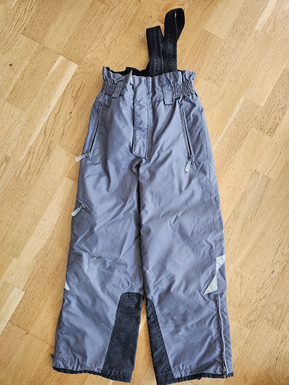 Reima Hosen: Reima Skihose 128 – Gebraucht aus Landquart von scharlachroti