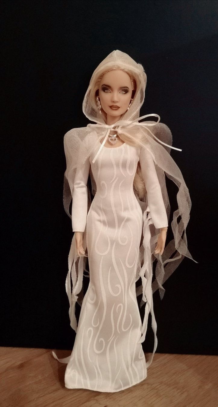 Bambole: Repaint Barbie "einzigartig" – Nuovo (secondo la descrizione) da Niederbipp venduto da kevintifu20 4