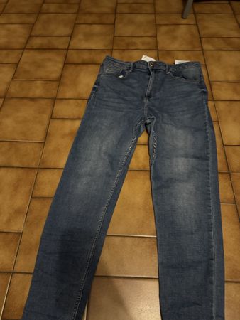 Jean Bershka taille 44 Marina