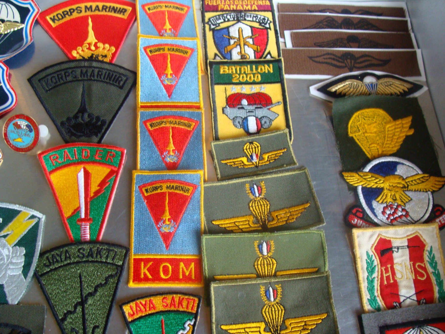 Placchette & Badge: Vente d'une collection d'insignes et badges divers – Usato da Cuarny venduto da hen_g7hn 3
