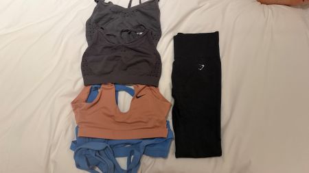 1x Gymshark leggins + 4x sport bras