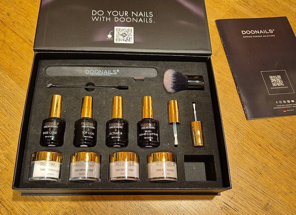 Ongles artificiels: Doonails Dip Set – D'occasion à Haslen AI par Merida33