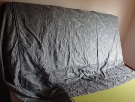 Bettüberwurf aus schwerer hellblauer Seide