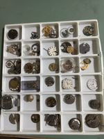 Lot de pièces détachées montres, divers calibres, état usé