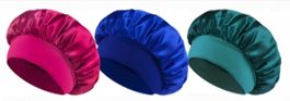 Lot de 3 bonnets élégants satinés, NEUFS