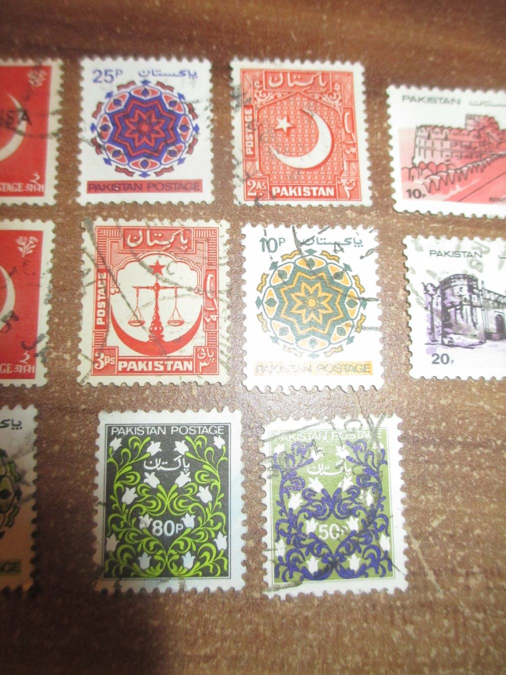 Tutti i francobolli: 18 Stk. Briefmarken PAKISTAN gestempelt – Usato da Hasle LU venduto da Flamme6 2