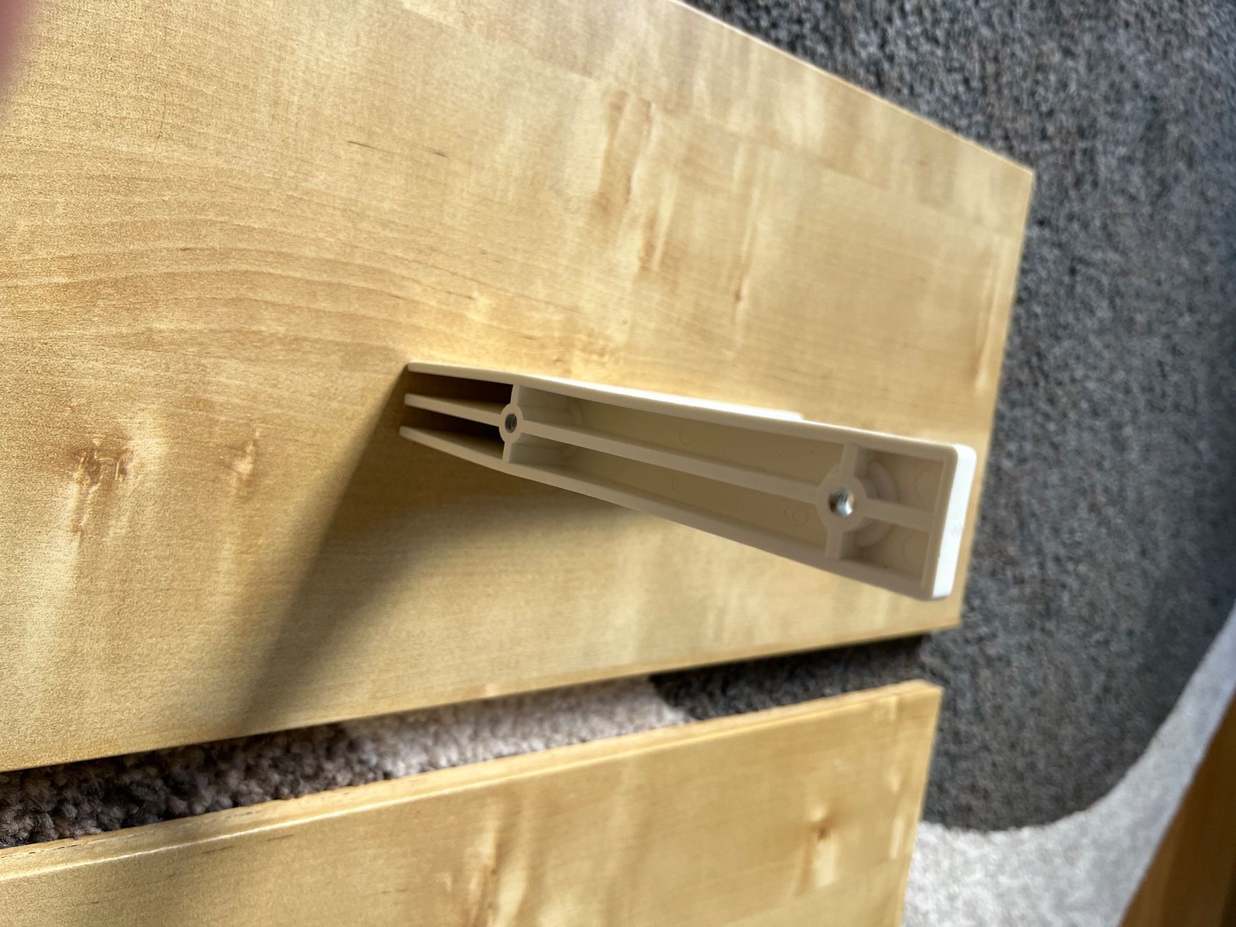 Regale: Zwei Wandregale mit Winkel-Aufhängung – Gebraucht aus Olten von lcs_2sdk 1