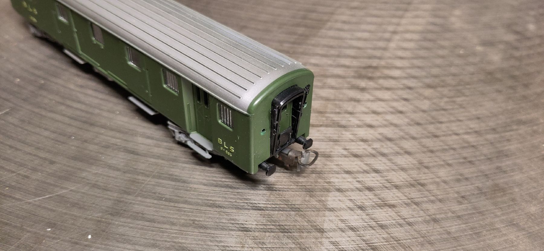 Kleinbahn Modellini di ferrovie: Kleinbahn BLS Post Gepäckwagen AC HO – Usato da Liebefeld venduto da robi15blue 1