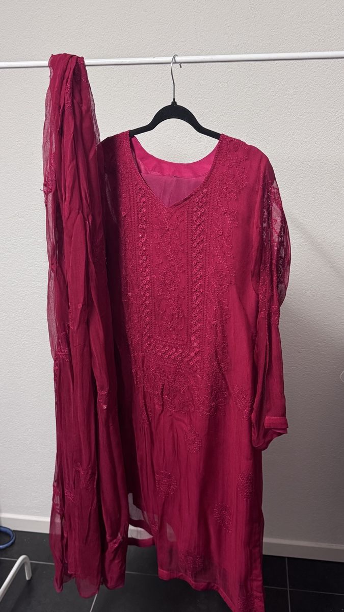 Kleiderpakete: Shalwar kameez – Neu und originalverpackt aus Olten von Saayis 1