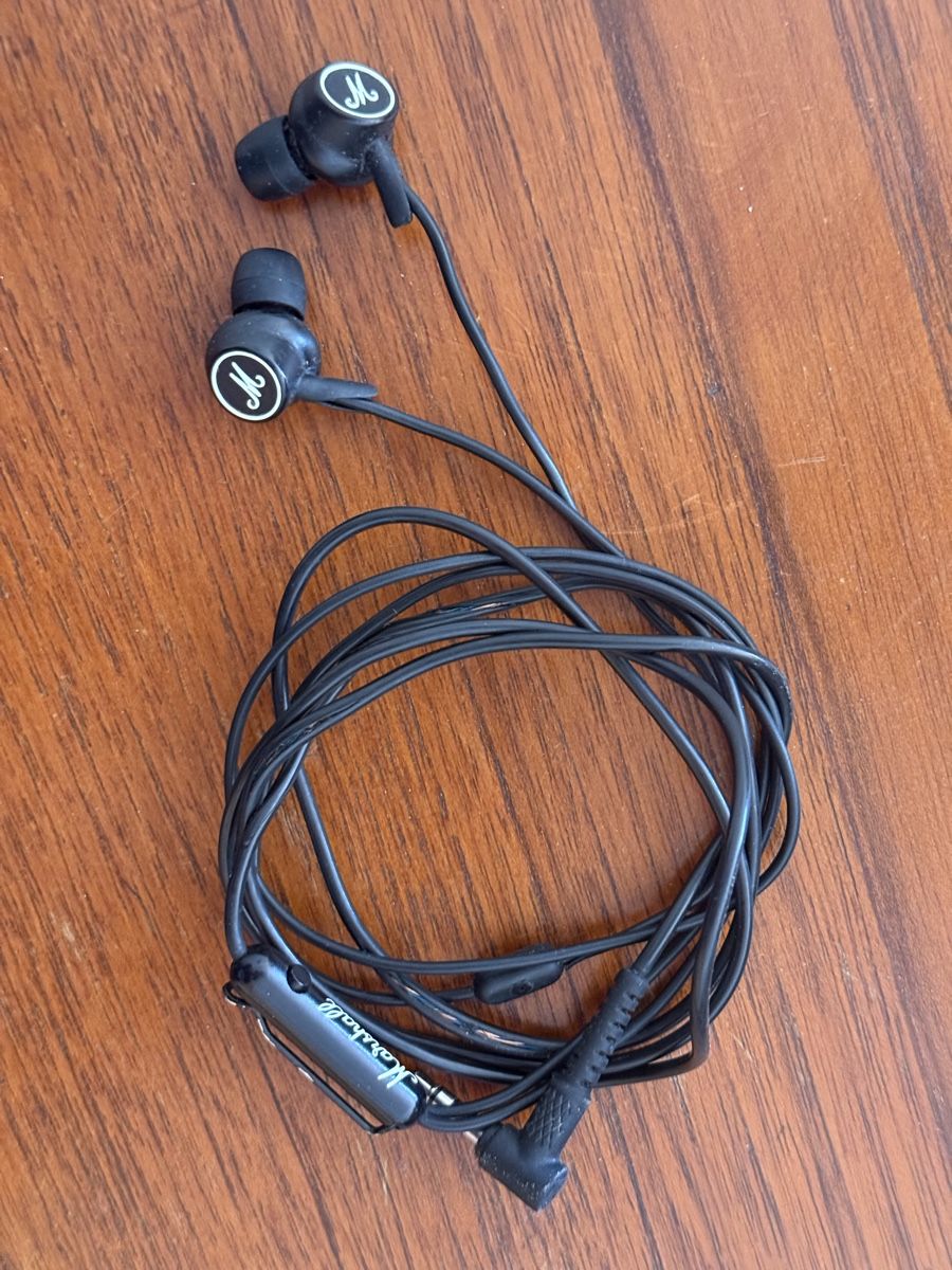 Marshall Cuffie: Marshall Earphones In-Ear Black - DEFECTIVE – Difettoso da Minusio venduto da DeFringues