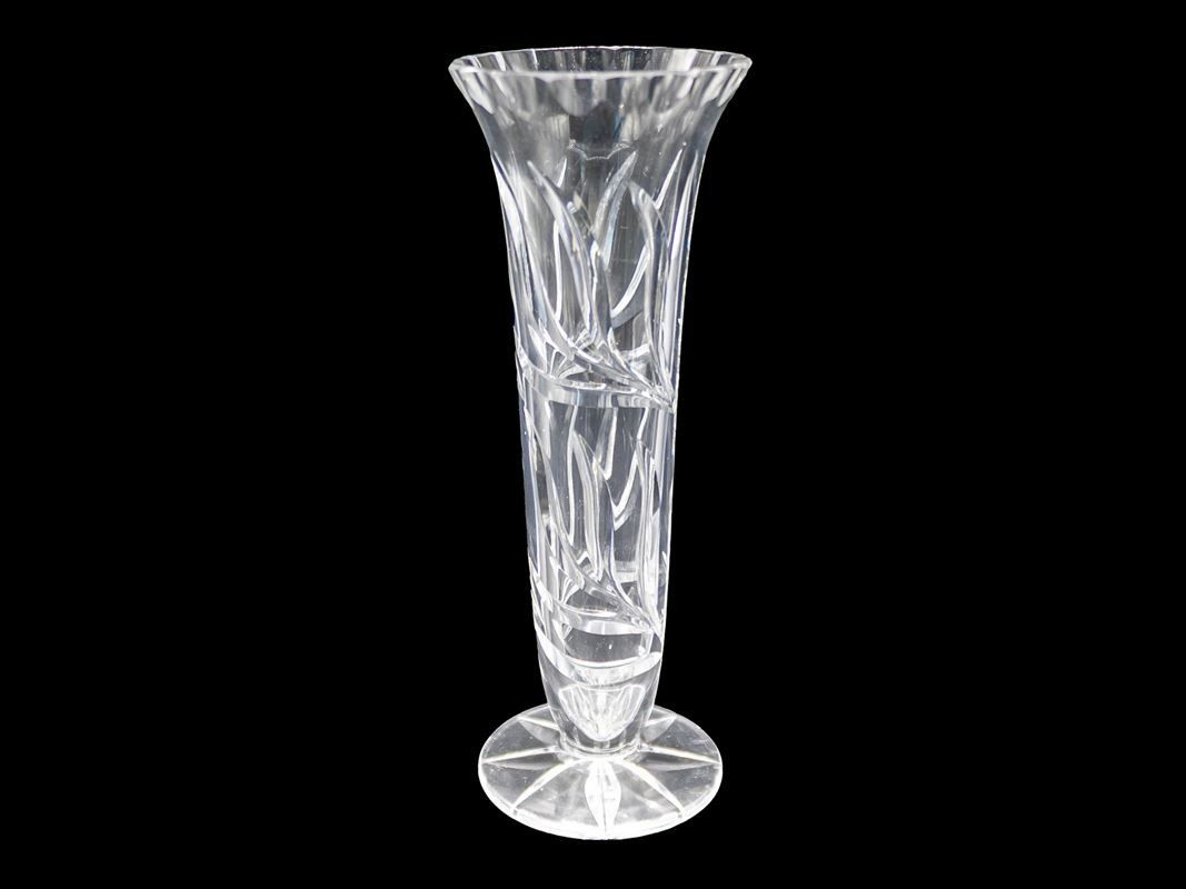 Vase & Récipients: Trompetenvase mit einem sternförmigen Standfuss – D'occasion à Romanshorn par Restwert_Romanshorn