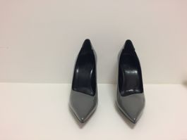 NEW Balenciaga Grey Patent Leather Pointed Toe Pumps EU 38