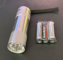 silberne Taschenlampe EverBrite, Batterien inklusive, silver