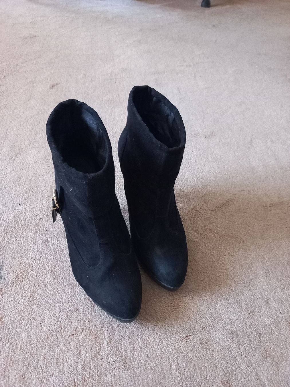 Scarpe da donna: Schwarze Stiefeletten, Gr. 38 – Usato da Maseltrangen venduto da pehatra 1