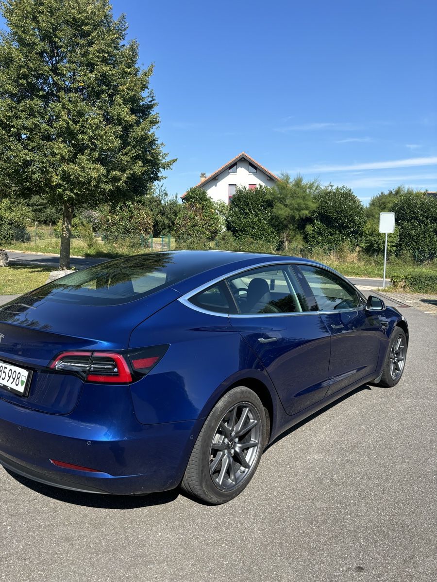 Tesla Autos: Tesla model 3 – D'occasion à Fontaines-Grandson par Prana1 2