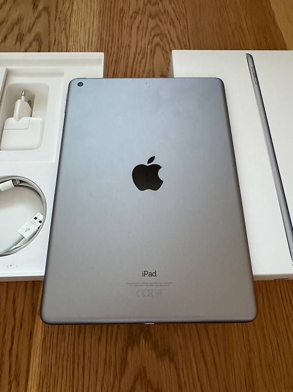 Apple Tablet PC: Ipad 6.Gen (2018) Space Gray 32Gb – Usato da Henggart venduto da Adi_jr7t 1